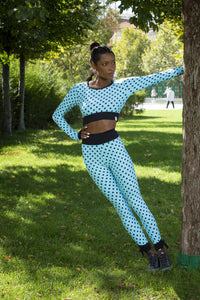 Bio Top Light Tao: Black with a Blue Background