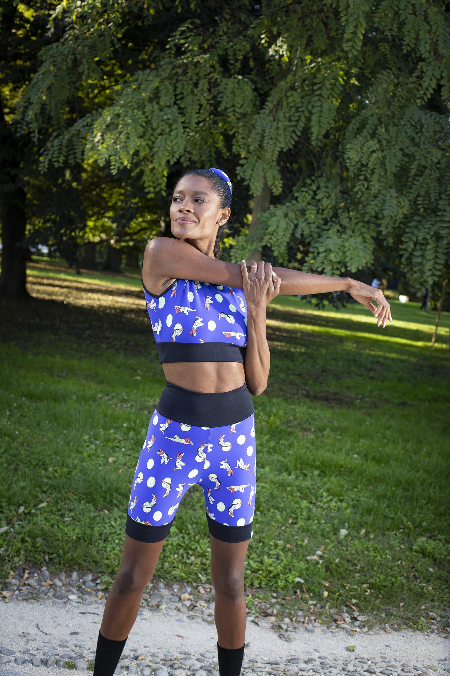 Bio Top Light Deep-Cut Yoga Asanas