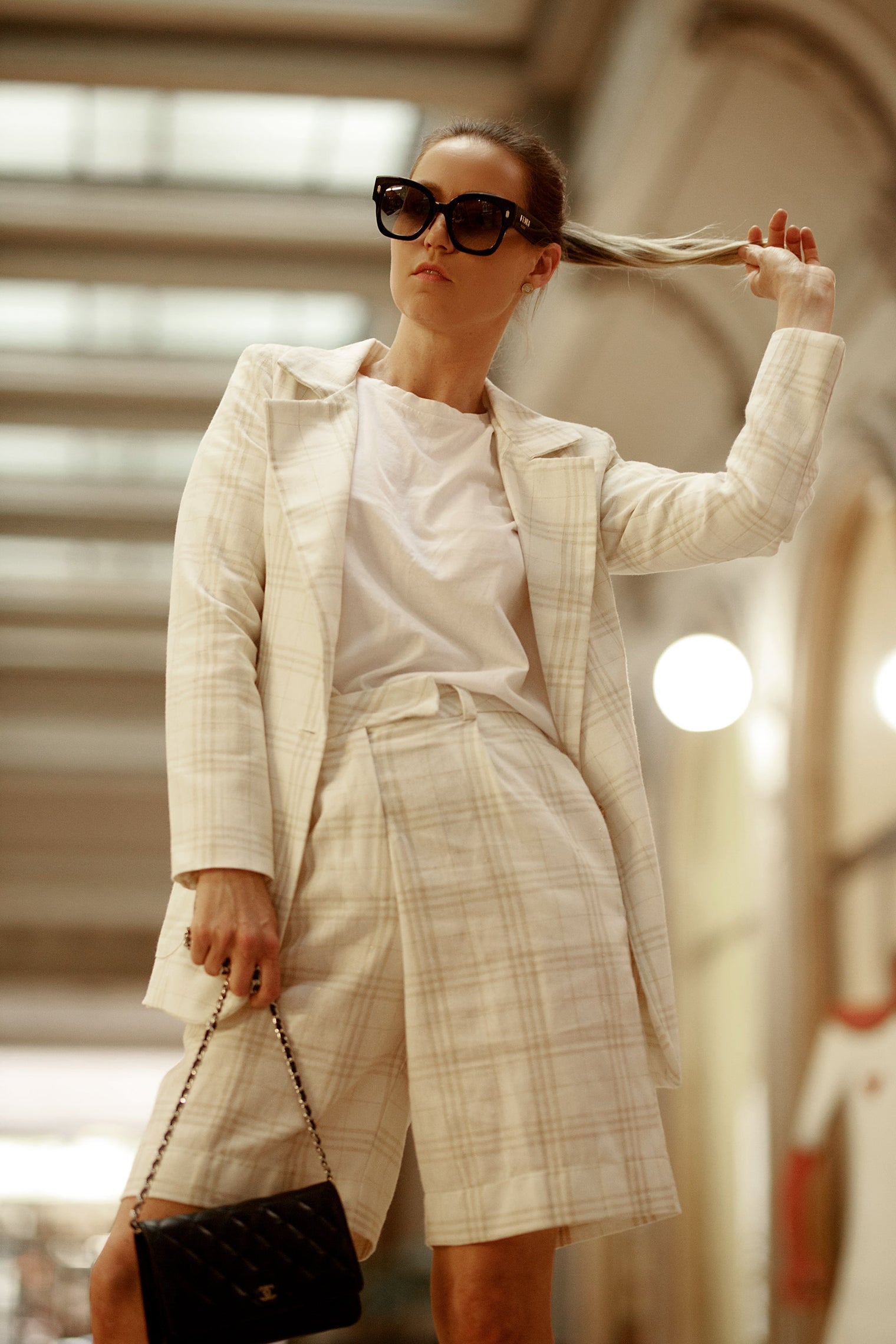 Classic Tailored Linen Shorts in Off-White and Gold