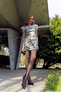 Vestido Tee Plumas Paetê