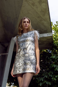 Vestido Tee Plumas Paetê